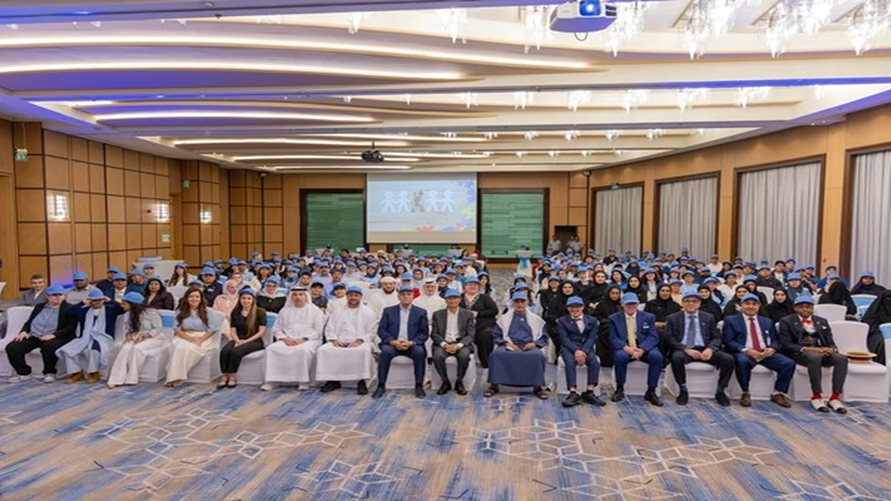 نهيان بن مبارك يحضر فعالية معهم بالأزرق لدعم فئات المجتمع المختلفة